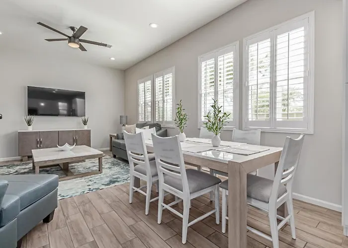 Holiday home Modern 3br In - Stylish Spacious Family-friendly