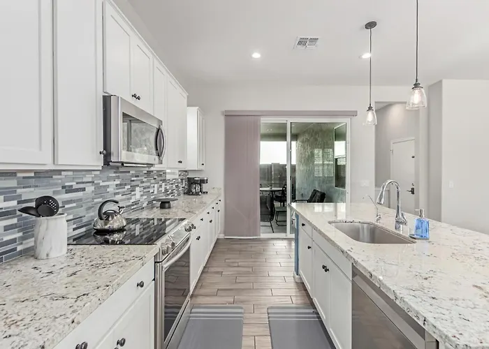Modern 3br In - Stylish Spacious Family-friendly Goodyear