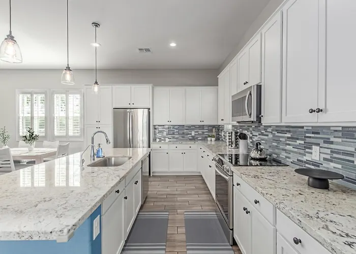 Modern 3br In - Stylish Spacious Family-friendly