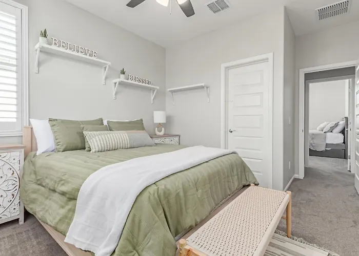 Modern 3br In - Stylish Spacious Family-friendly