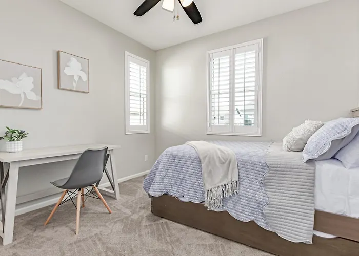 Modern 3br In - Stylish Spacious Family-friendly Holiday home *