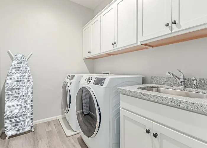 Modern 3br In - Stylish Spacious Family-friendly Goodyear