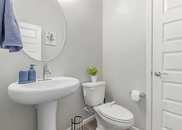 Modern 3br In - Stylish Spacious Family-friendly Holiday home *