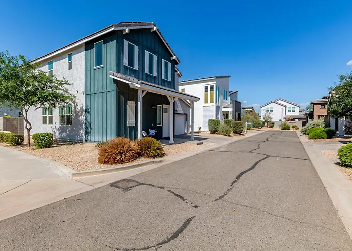 Modern 3br In - Stylish Spacious Family-friendly